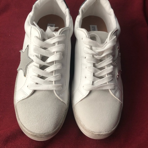 NWOB Steve Madden Zooma Star distressed sneakers - Picture 3 of 10